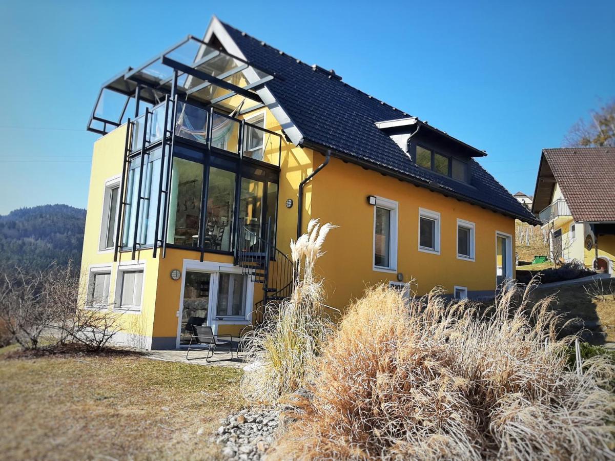 Auszeit Am Weinhof Loschental Exterior foto